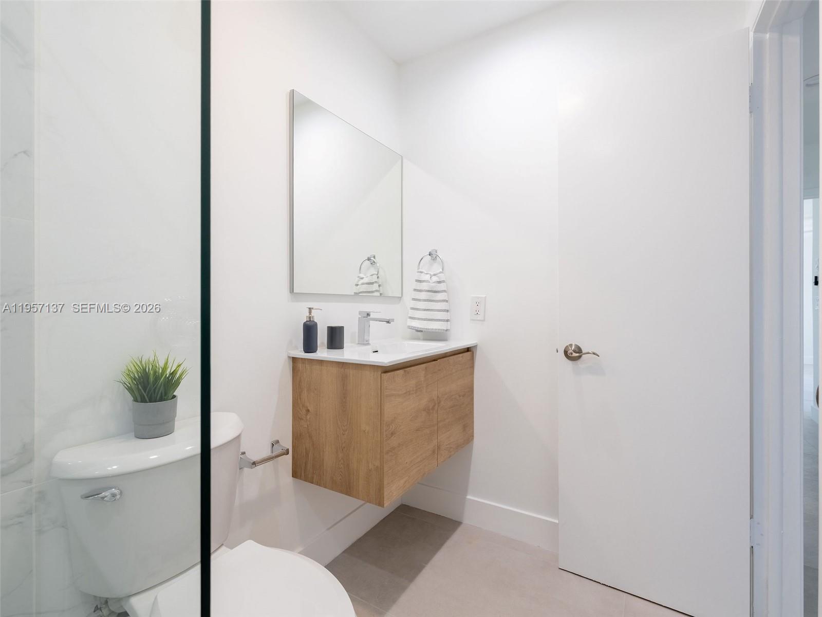 10988 Lake Front Pl Boca Raton, FL 33498