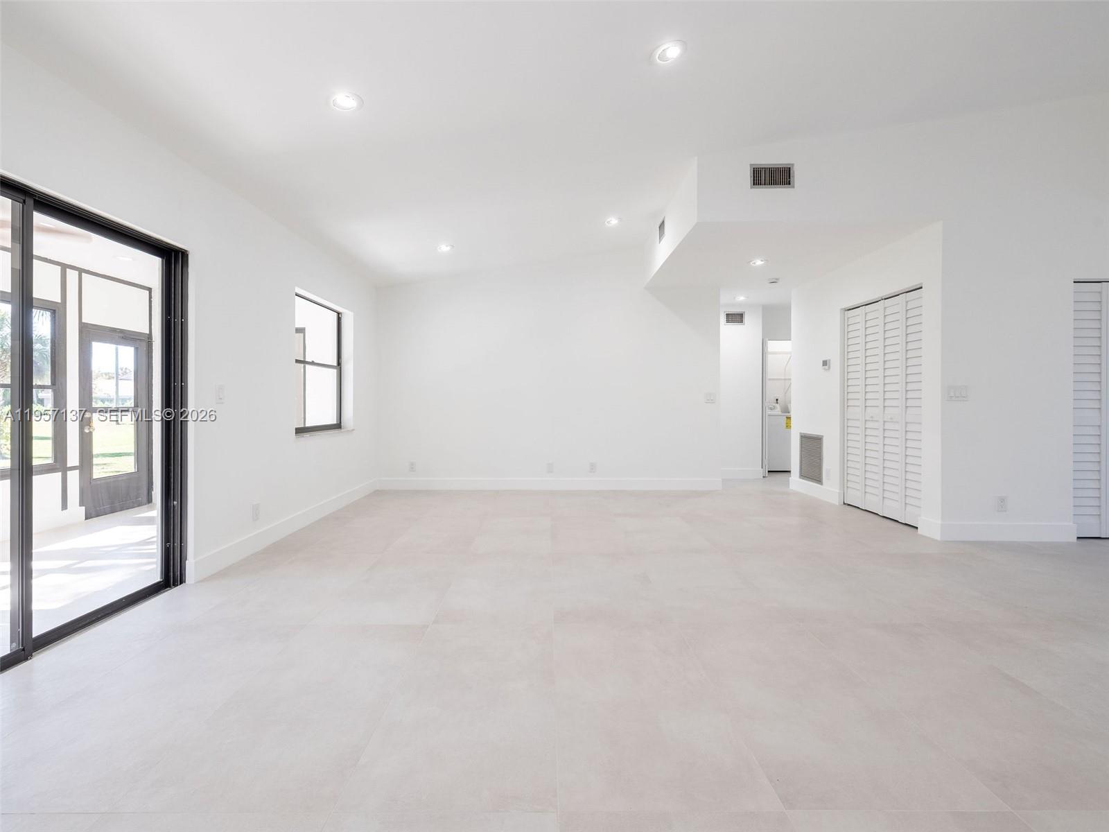 10988 Lake Front Pl Boca Raton, FL 33498