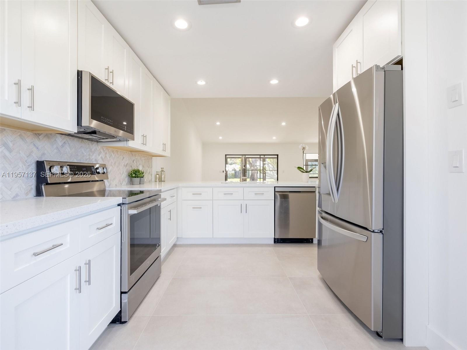 10988 Lake Front Pl Boca Raton, FL 33498