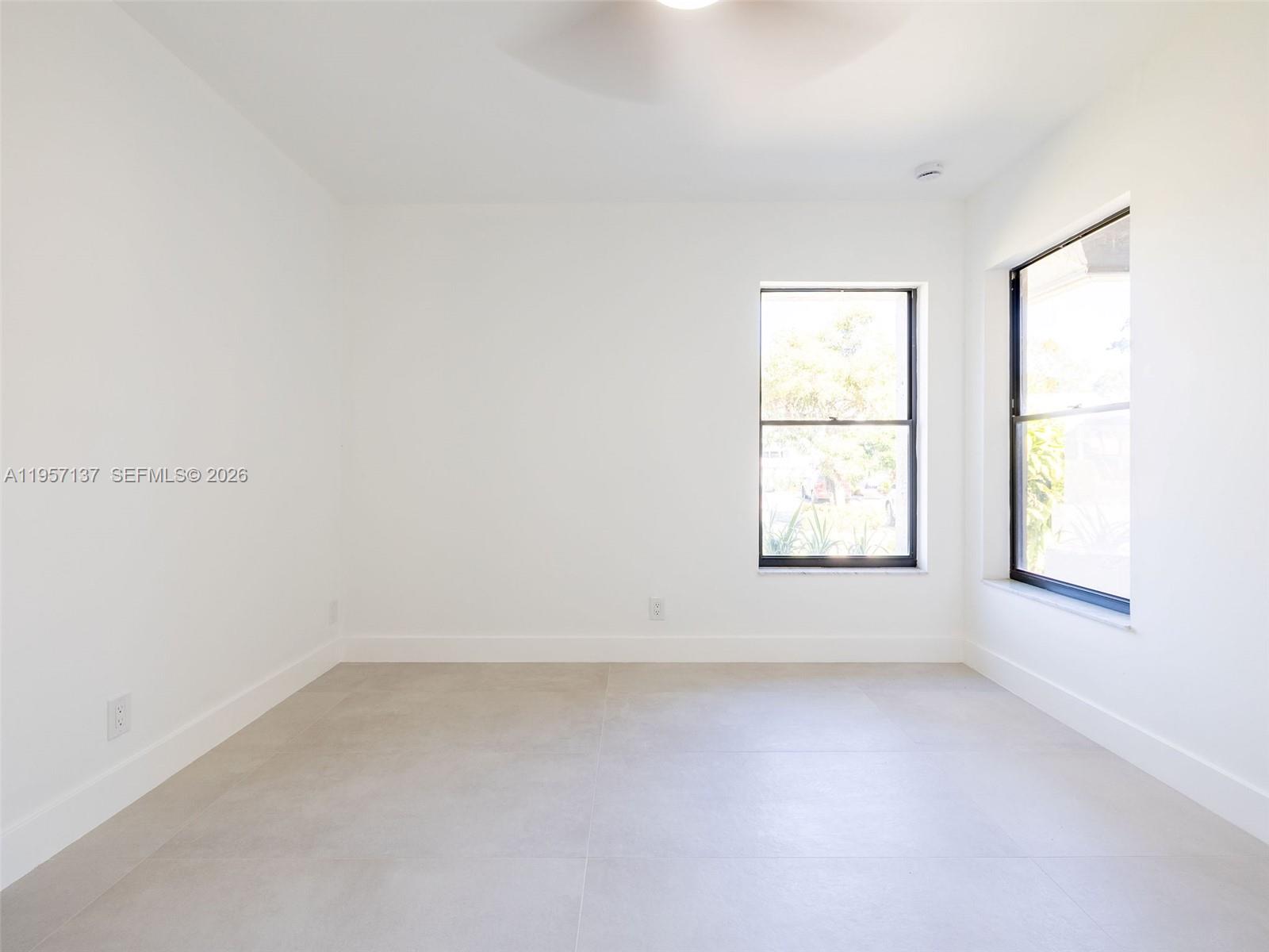 10988 Lake Front Pl Boca Raton, FL 33498