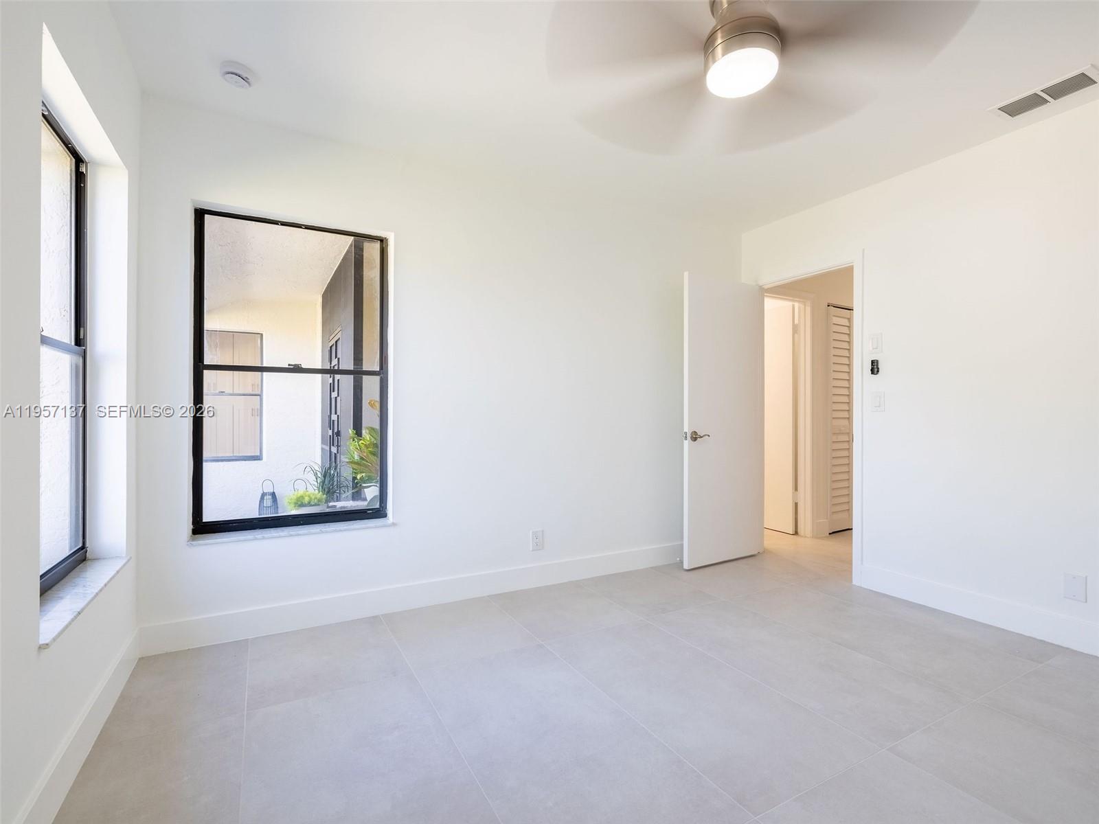 10988 Lake Front Pl Boca Raton, FL 33498