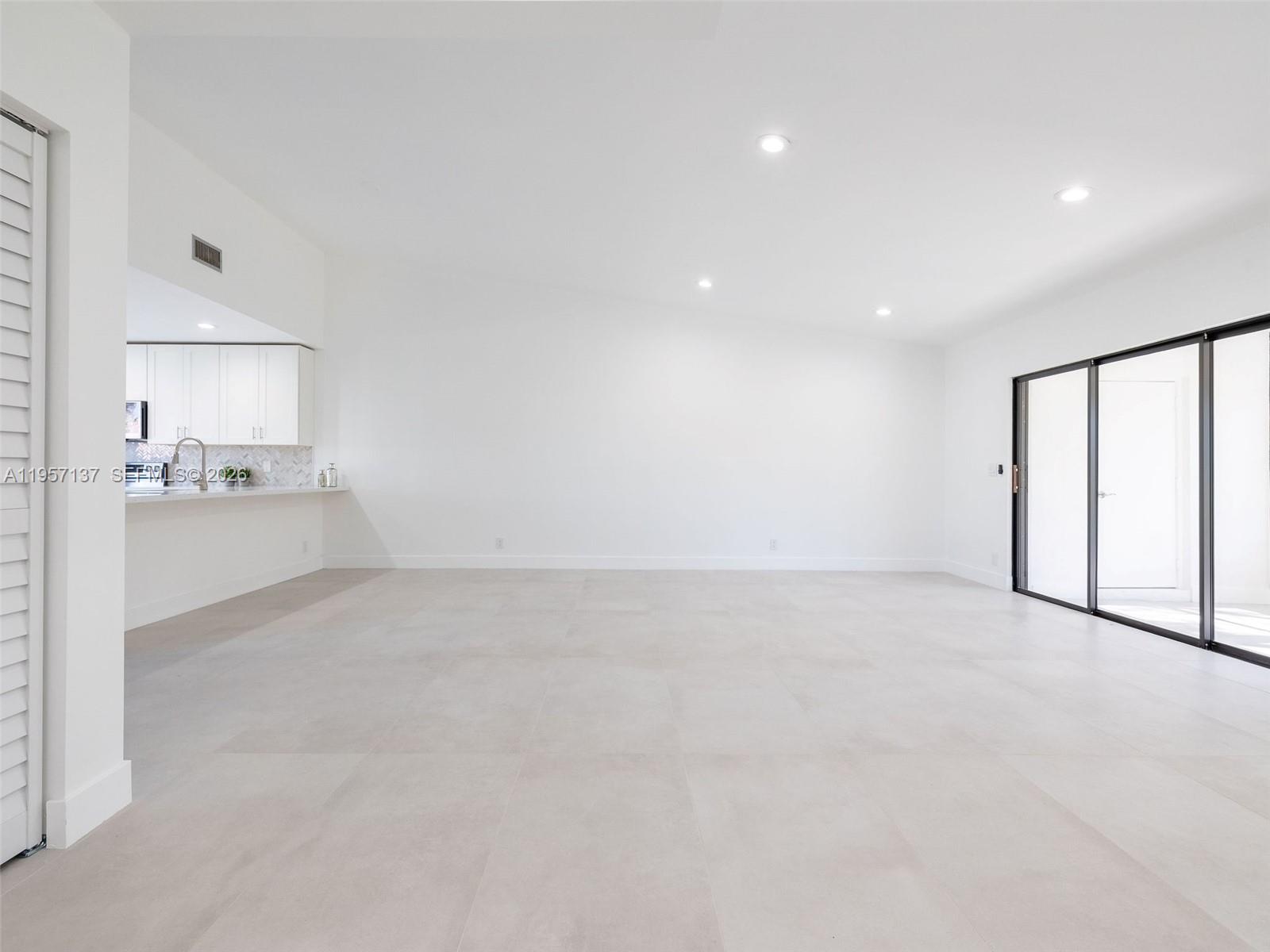 10988 Lake Front Pl Boca Raton, FL 33498