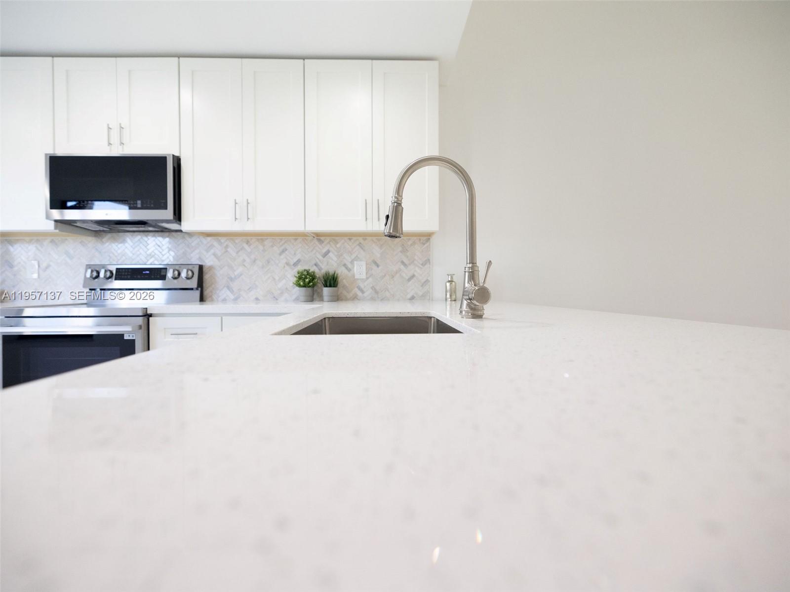 10988 Lake Front Pl Boca Raton, FL 33498