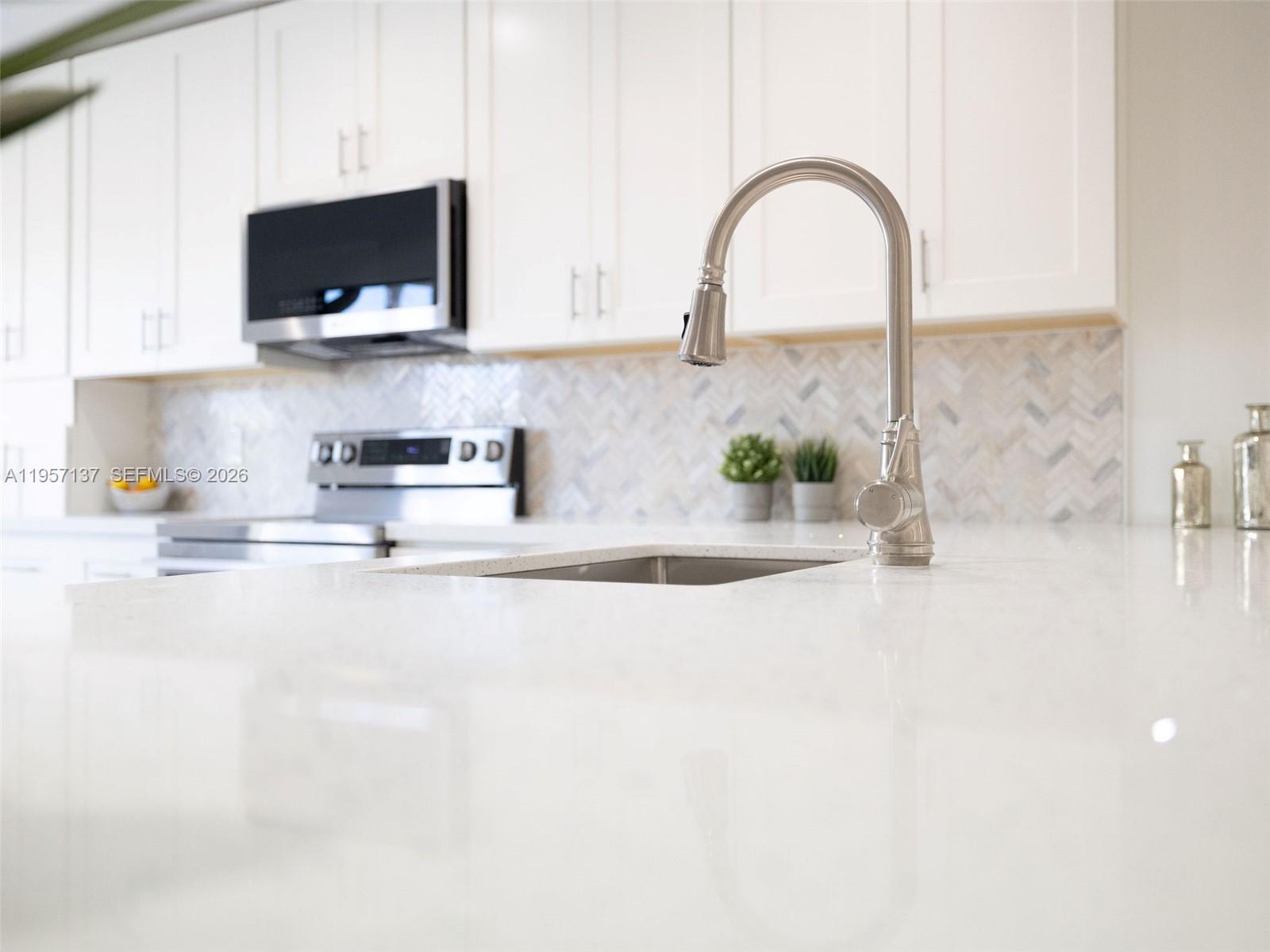 10988 Lake Front Pl Boca Raton, FL 33498