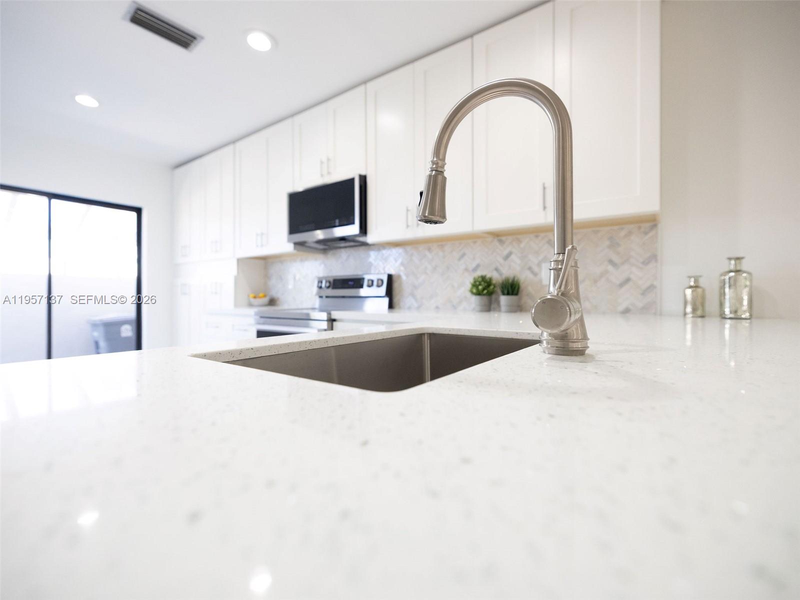 10988 Lake Front Pl Boca Raton, FL 33498