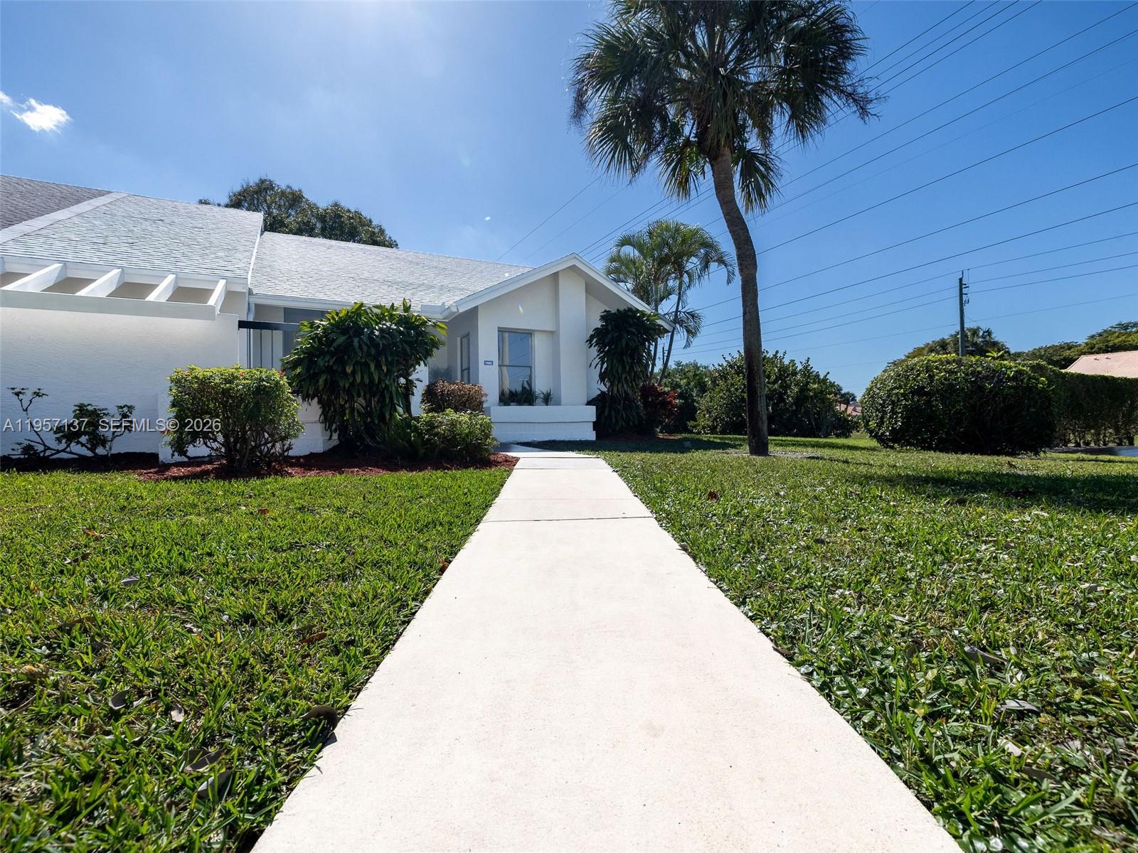 10988 Lake Front Pl Boca Raton, FL 33498