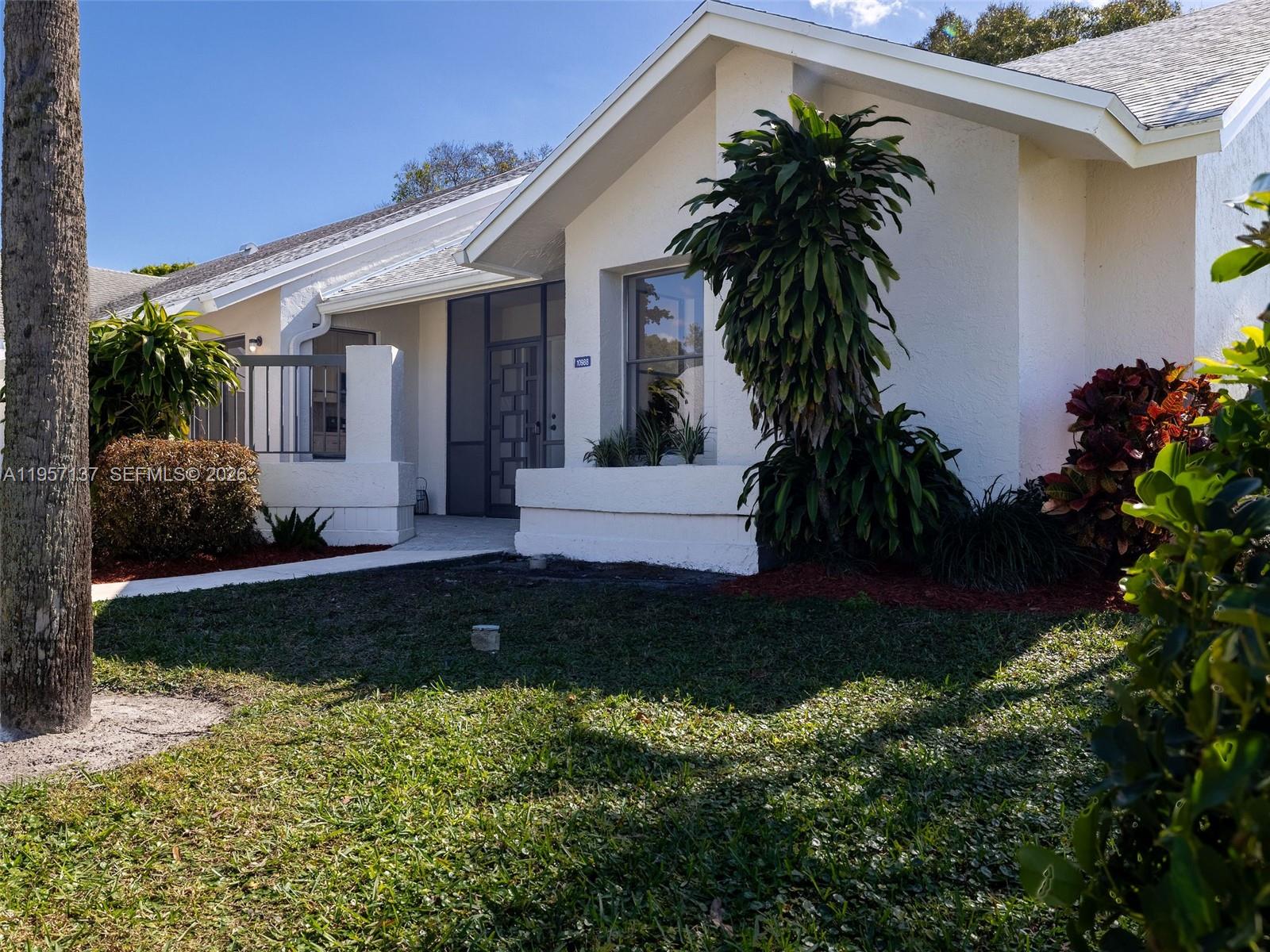 10988 Lake Front Pl Boca Raton, FL 33498