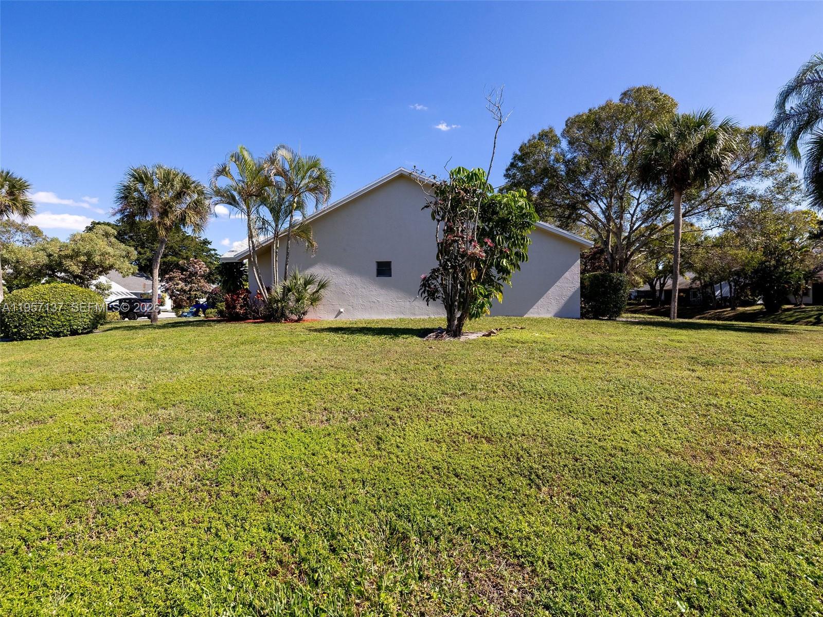 10988 Lake Front Pl Boca Raton, FL 33498