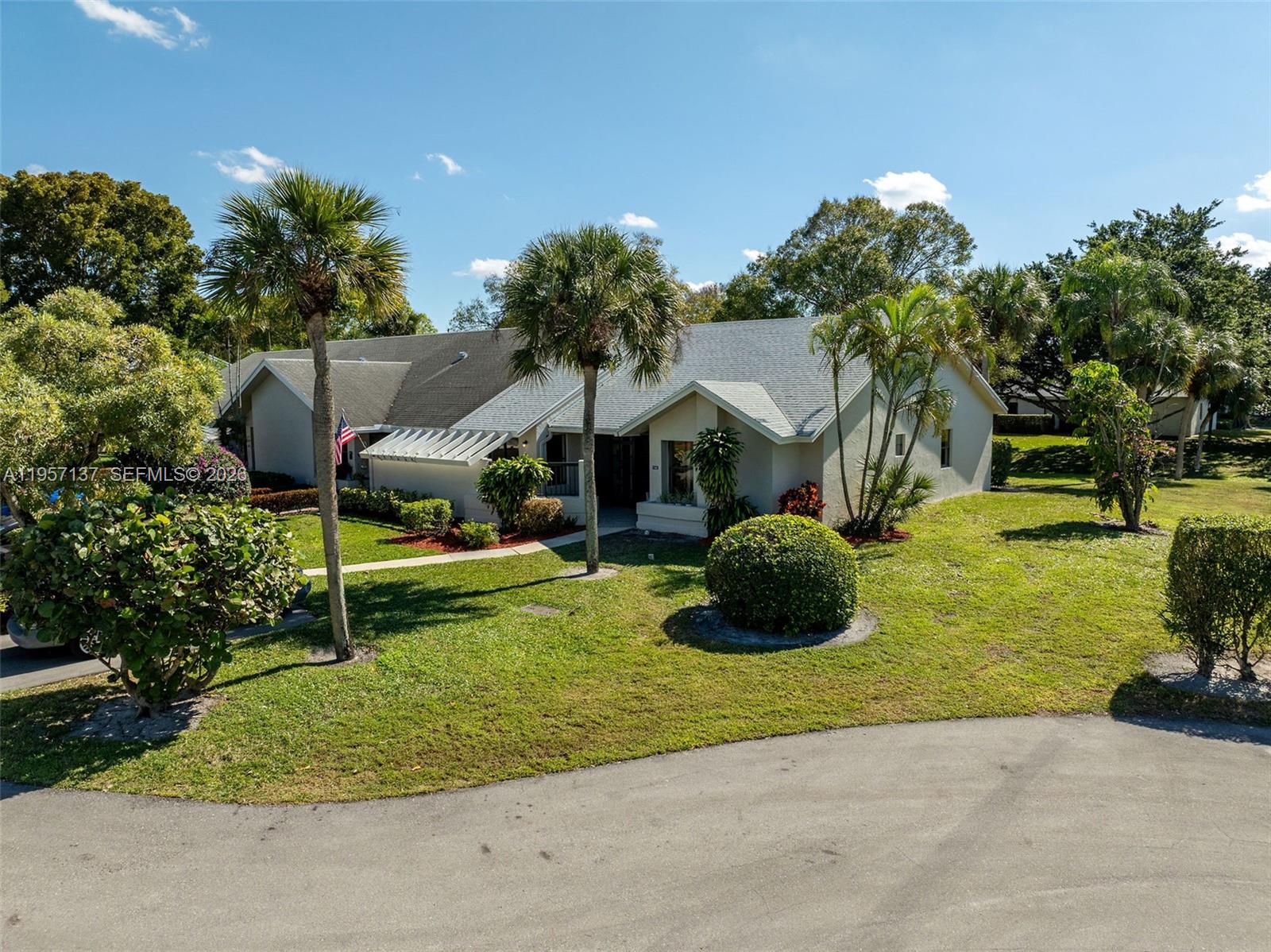 10988 Lake Front Pl Boca Raton, FL 33498