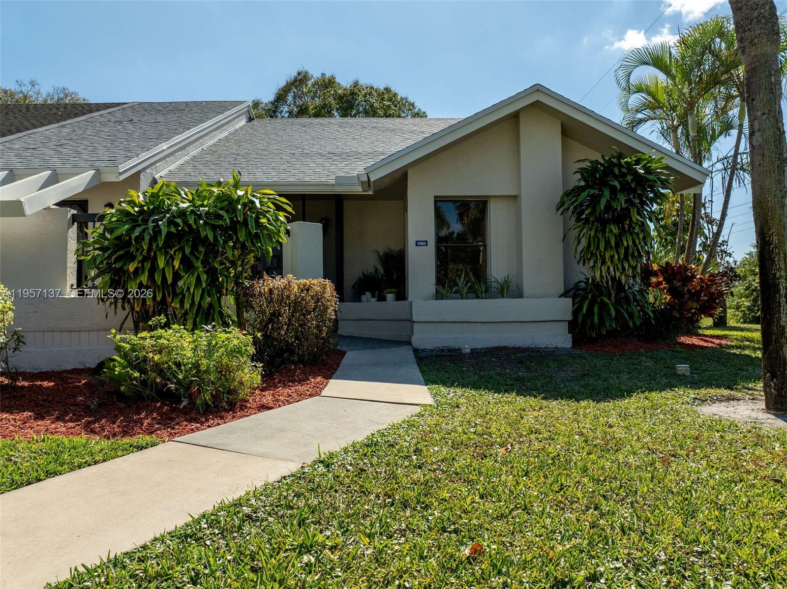 10988 Lake Front Pl Boca Raton, FL 33498