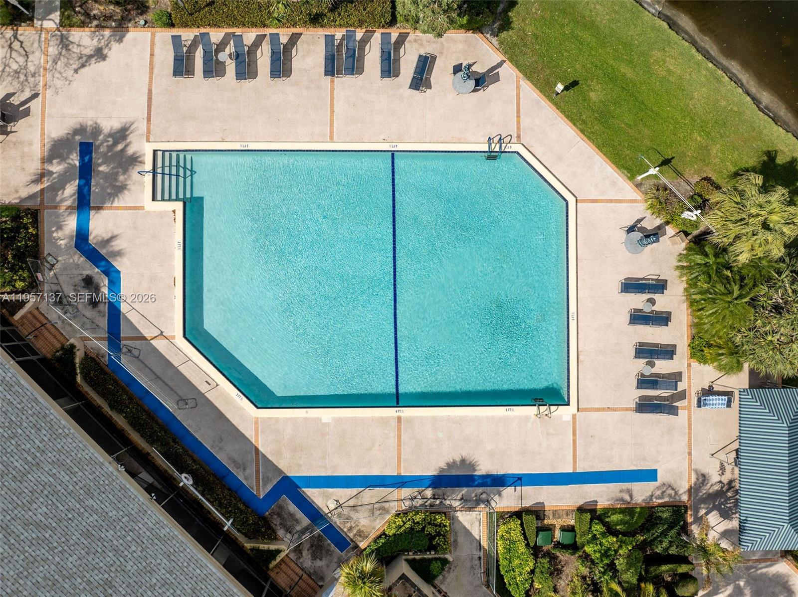 10988 Lake Front Pl Boca Raton, FL 33498