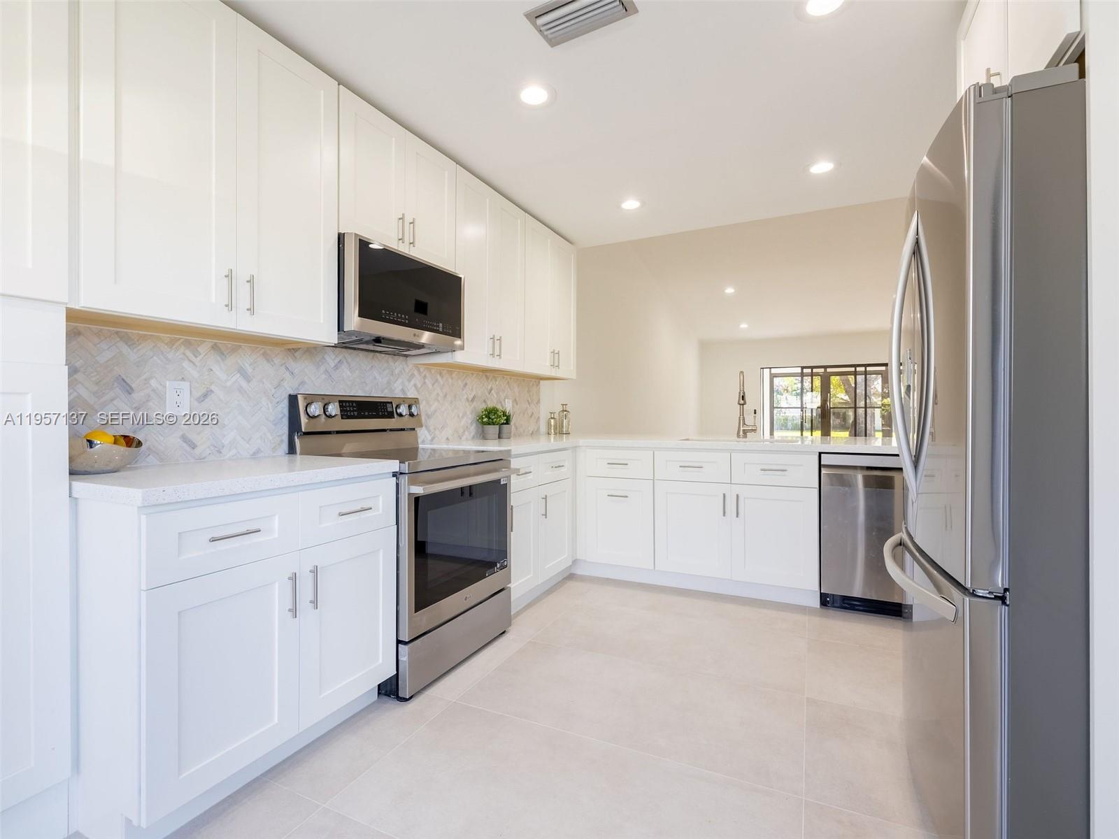 10988 Lake Front Pl Boca Raton, FL 33498