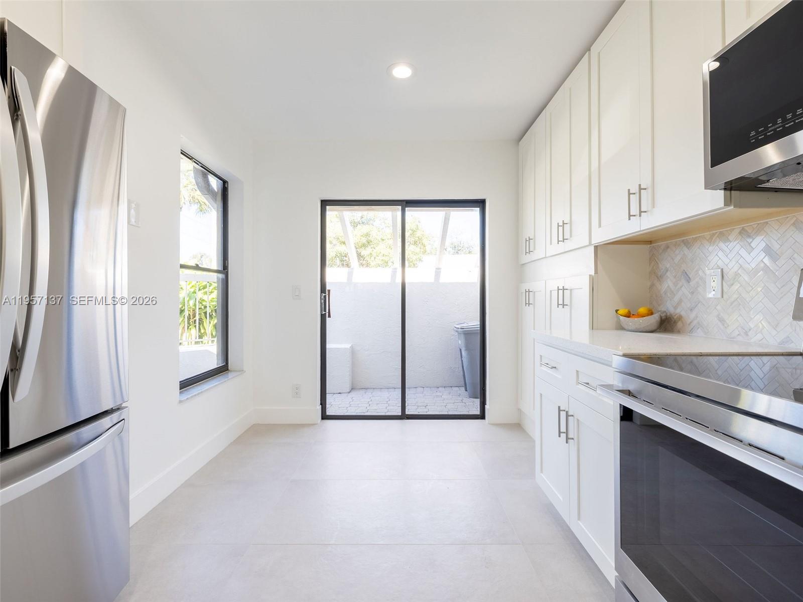 10988 Lake Front Pl Boca Raton, FL 33498