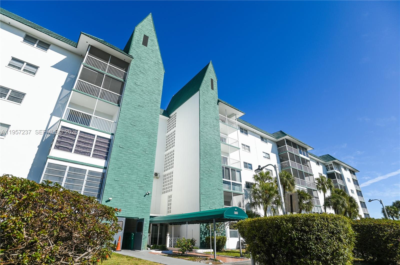 4751 NW 21st St #401 Lauderhill, FL 33313