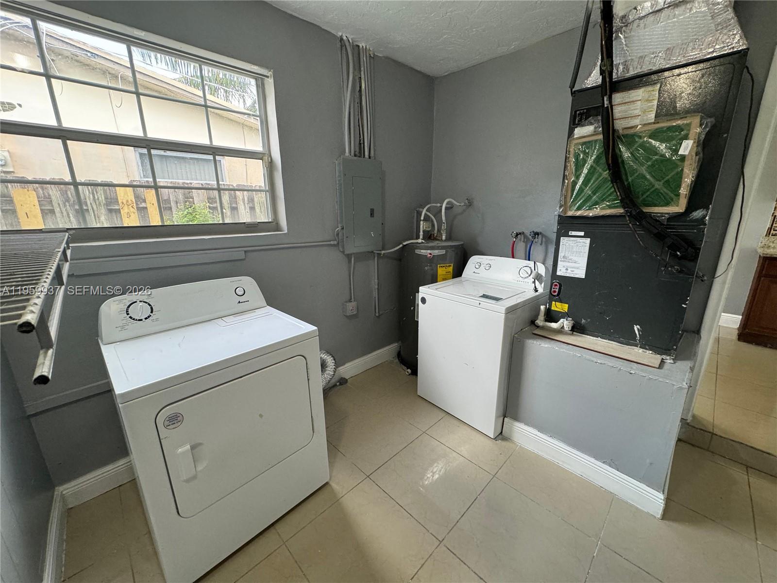 8521 NW 25th Ct Sunrise, FL 33322