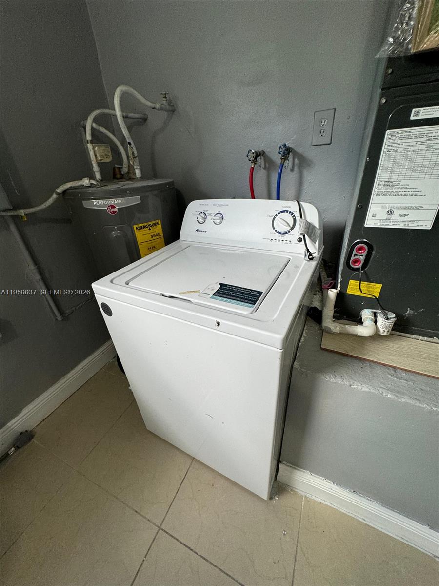 8521 NW 25th Ct Sunrise, FL 33322