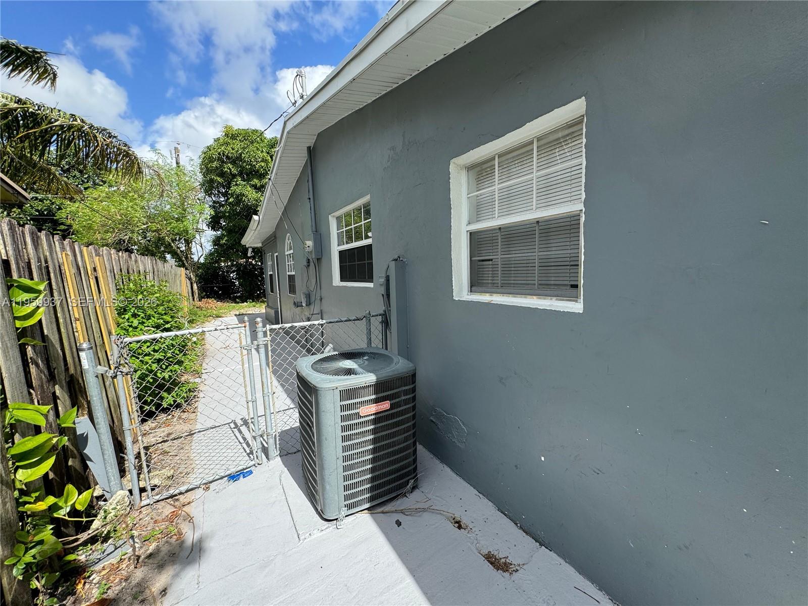 8521 NW 25th Ct Sunrise, FL 33322