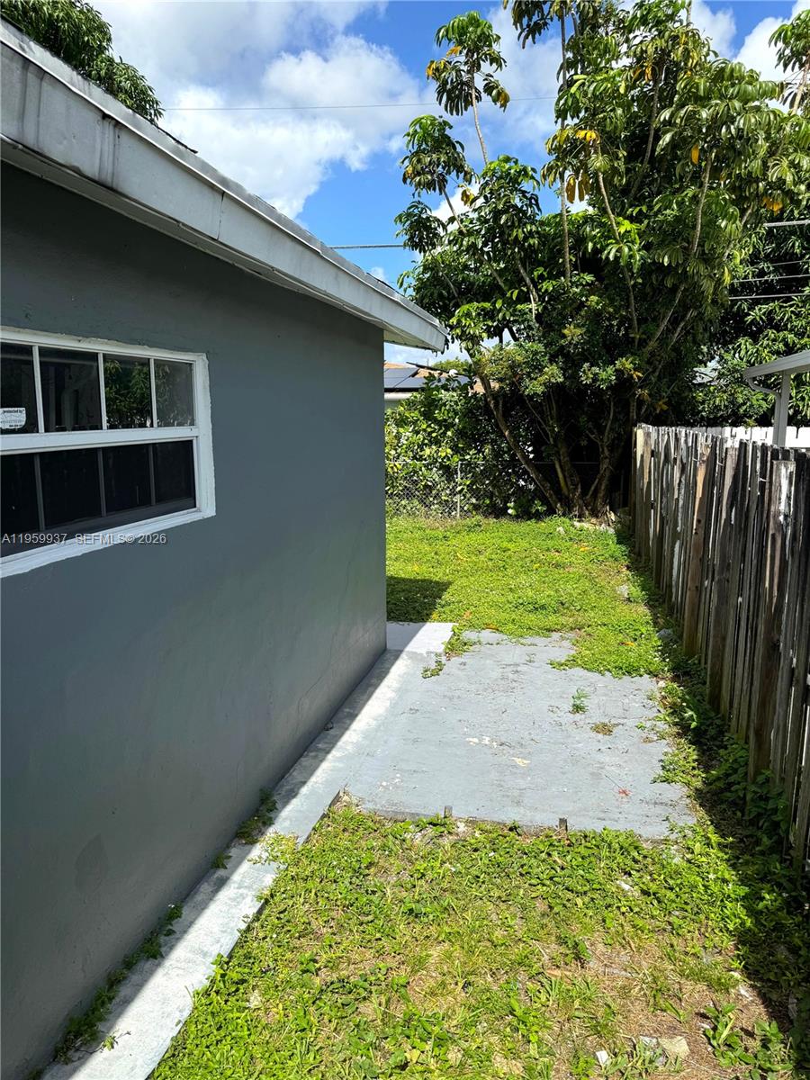 8521 NW 25th Ct Sunrise, FL 33322