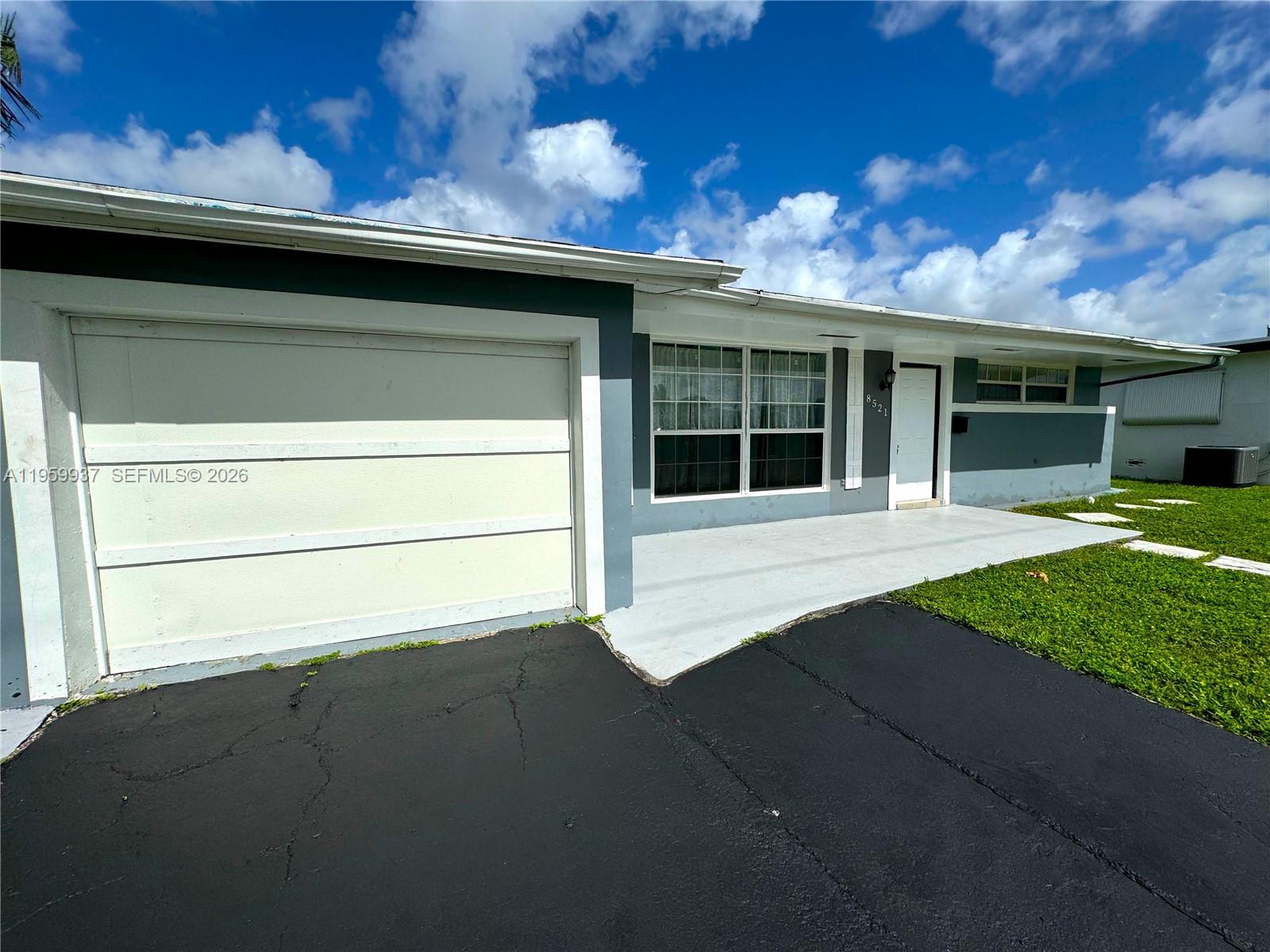 8521 NW 25th Ct Sunrise, FL 33322