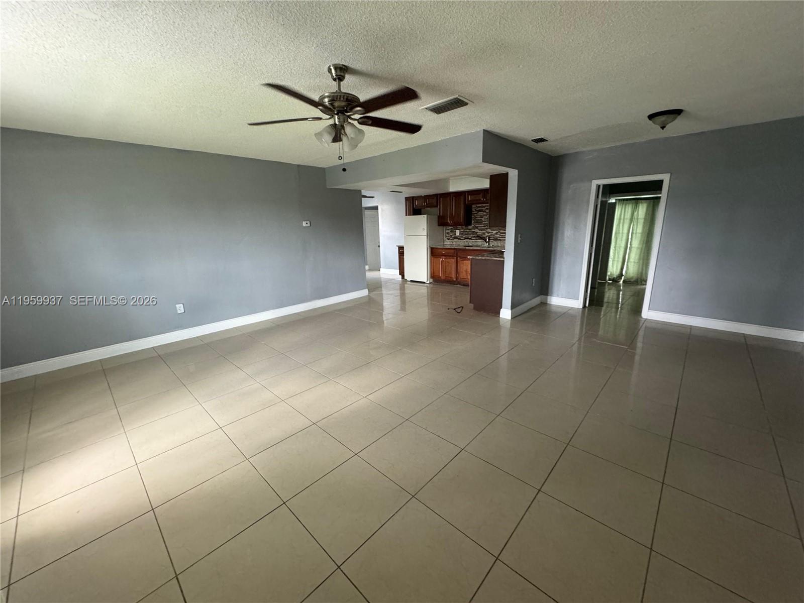 8521 NW 25th Ct Sunrise, FL 33322