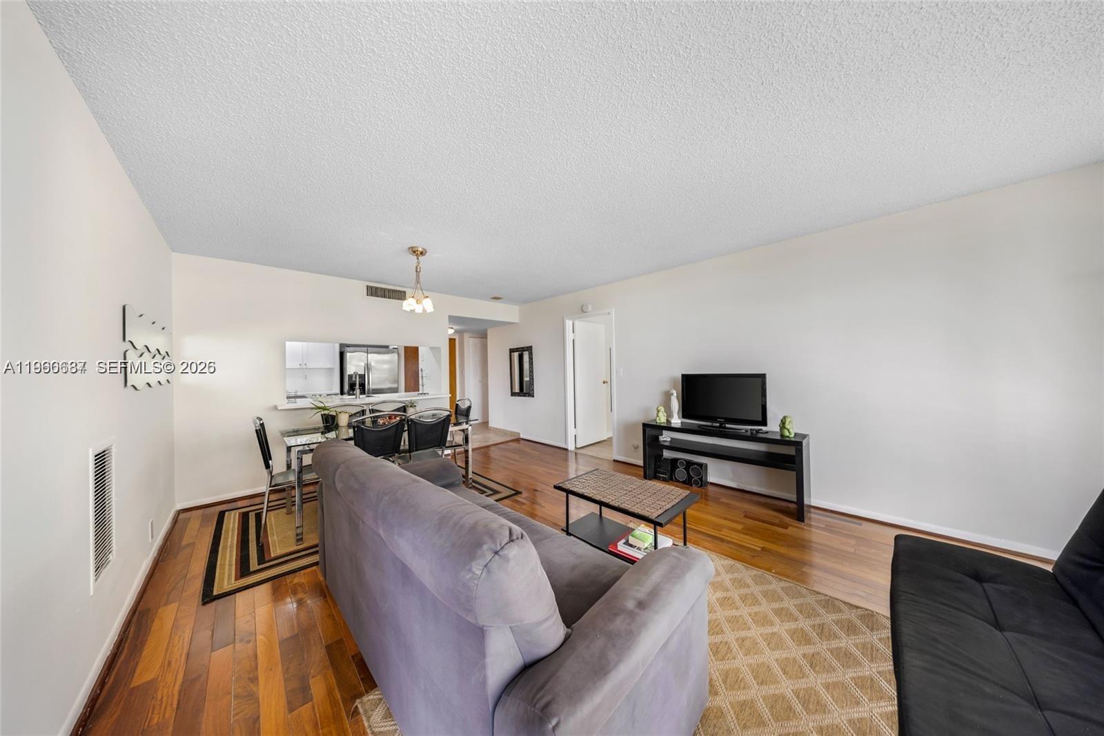 7601 E Treasure Dr #510 North Bay Village, FL 33141