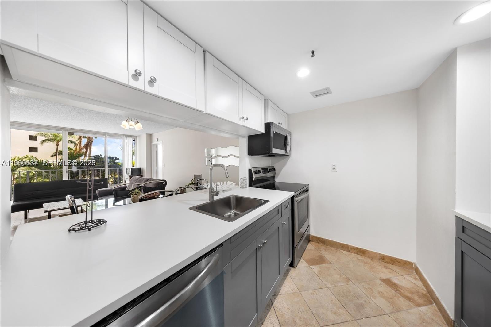 7601 E Treasure Dr #510 North Bay Village, FL 33141