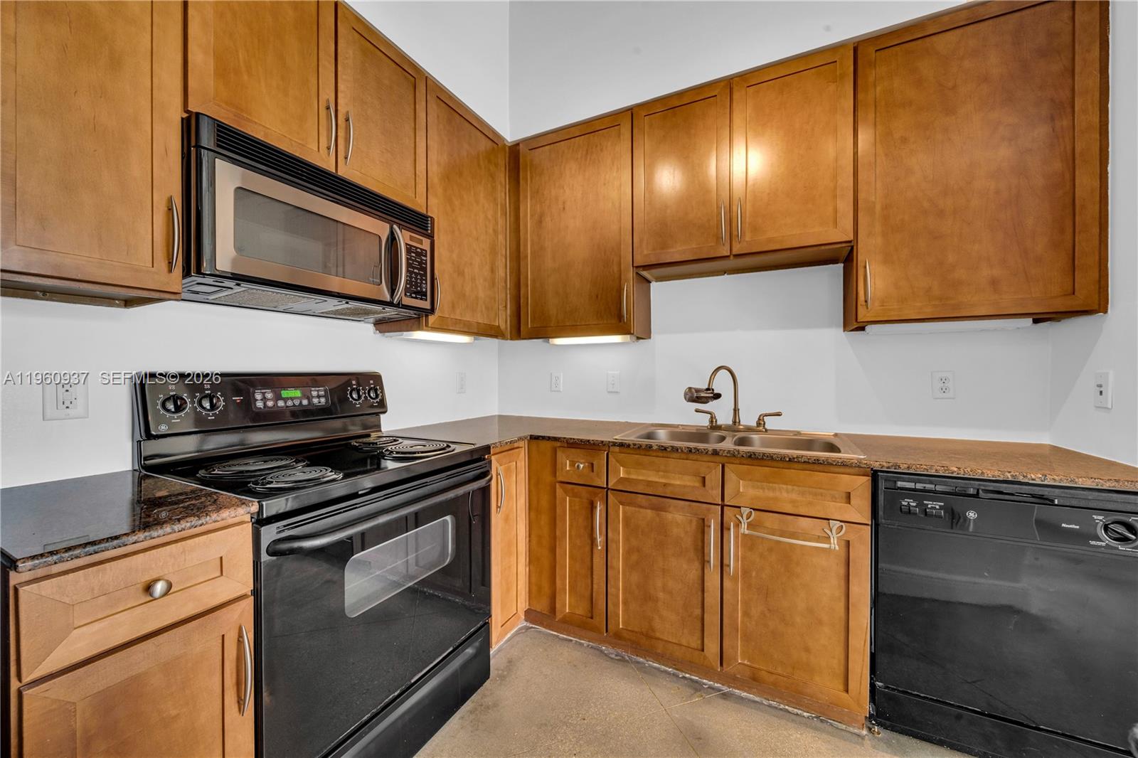 image Cite on the Bay West9