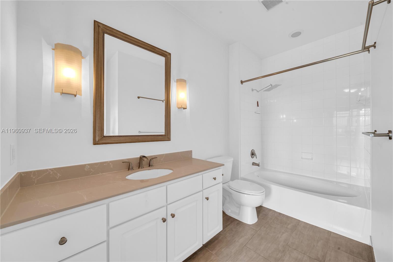 image Cite on the Bay West15