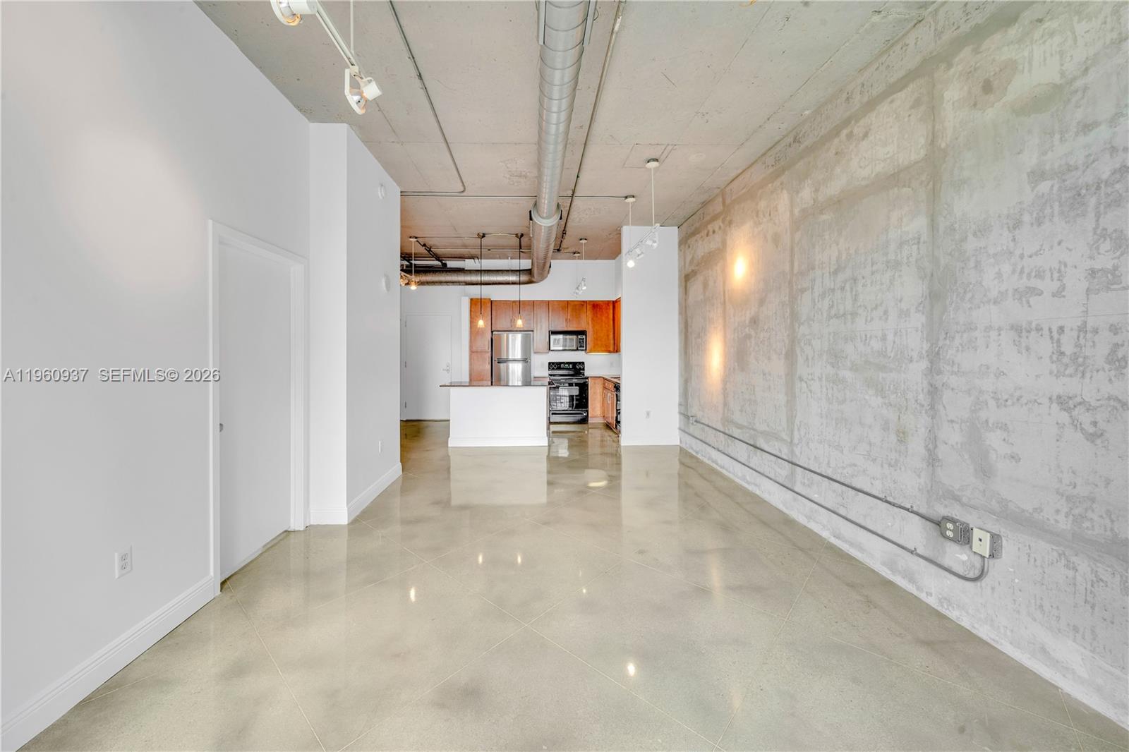 image Cite on the Bay West4