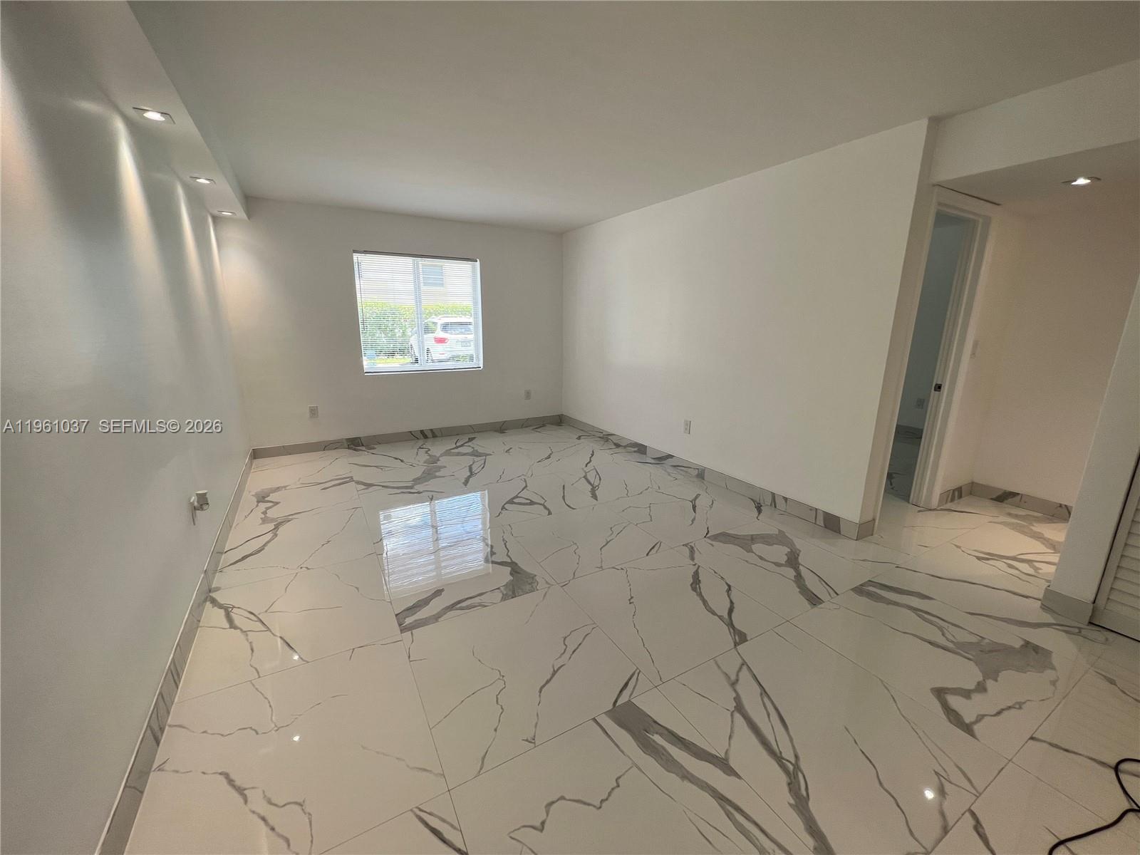 8609 SW 68th Ct #2 Pinecrest, FL 33143