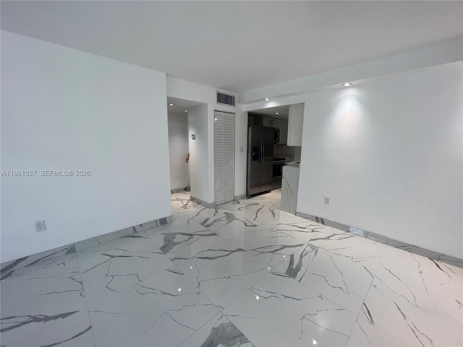 8609 SW 68th Ct #2 Pinecrest, FL 33143