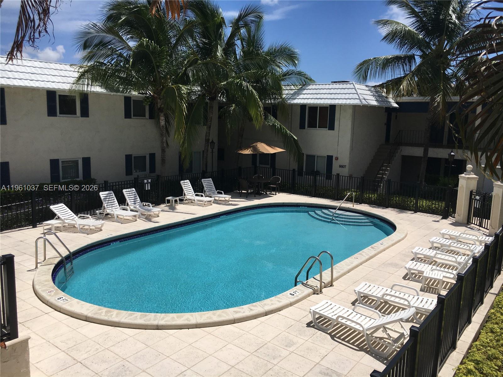 8609 SW 68th Ct #2 Pinecrest, FL 33143