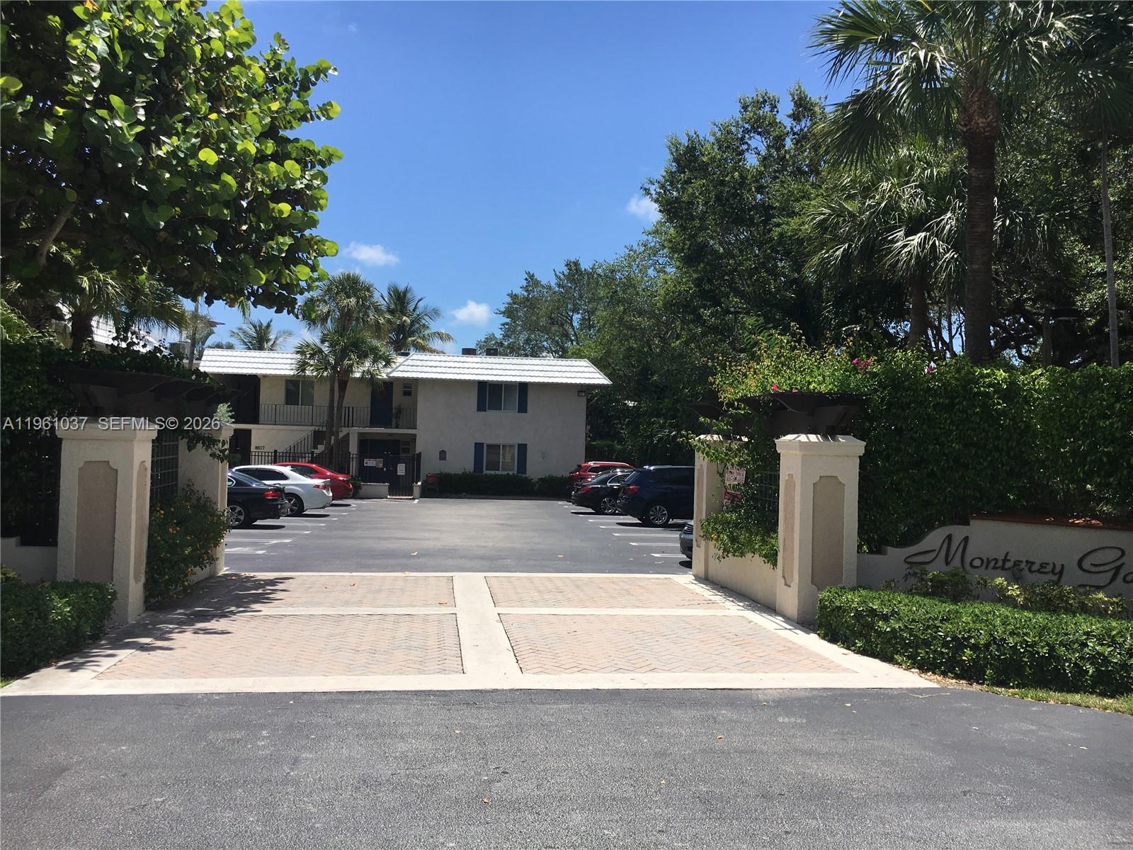 8609 SW 68th Ct #2 Pinecrest, FL 33143