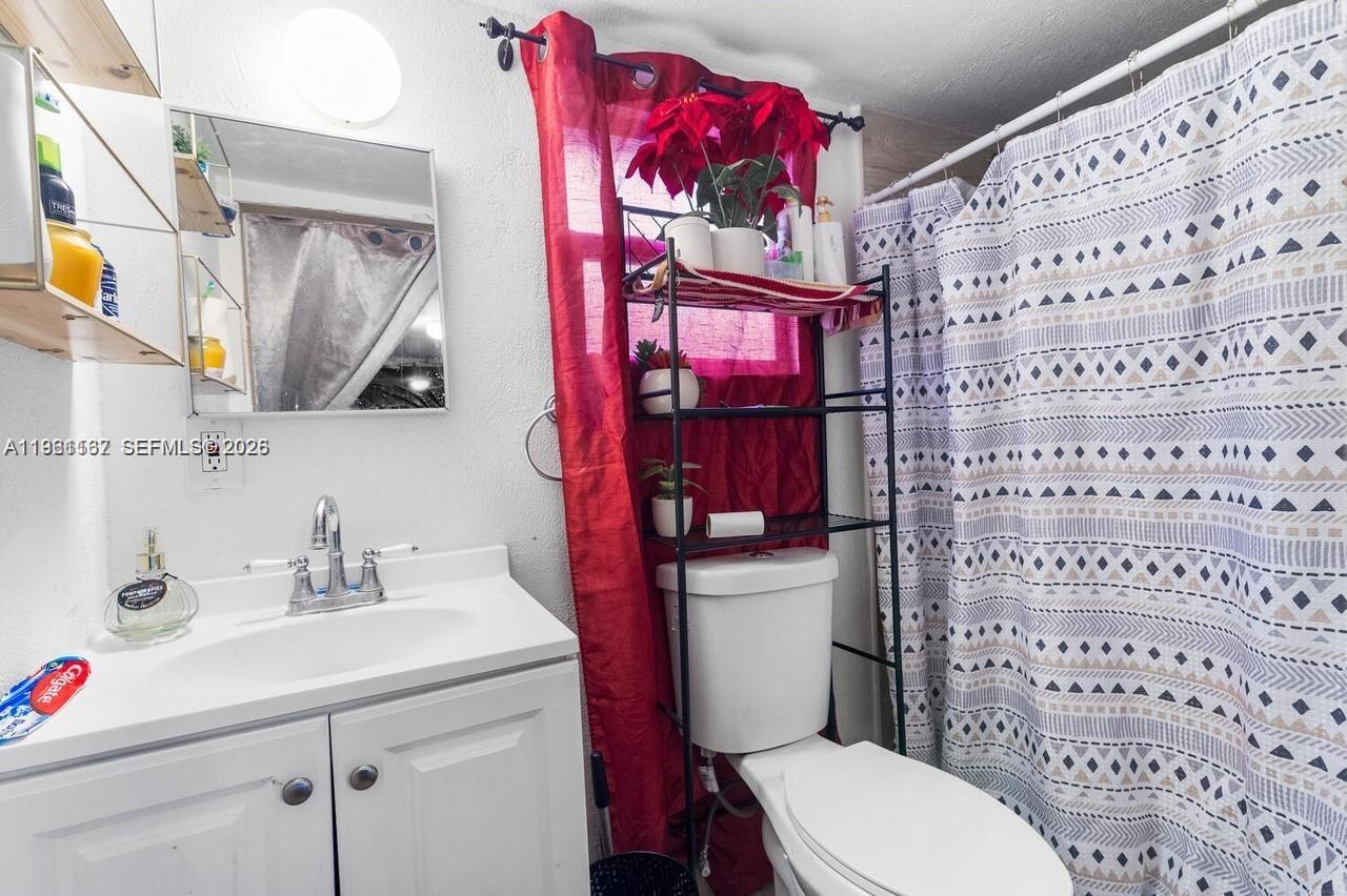 1150 SW 24th Ave Fort Lauderdale, FL 33312