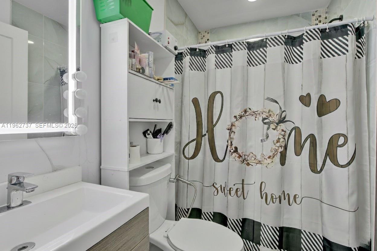 11751 SW 168th Ter Miami, FL 33177