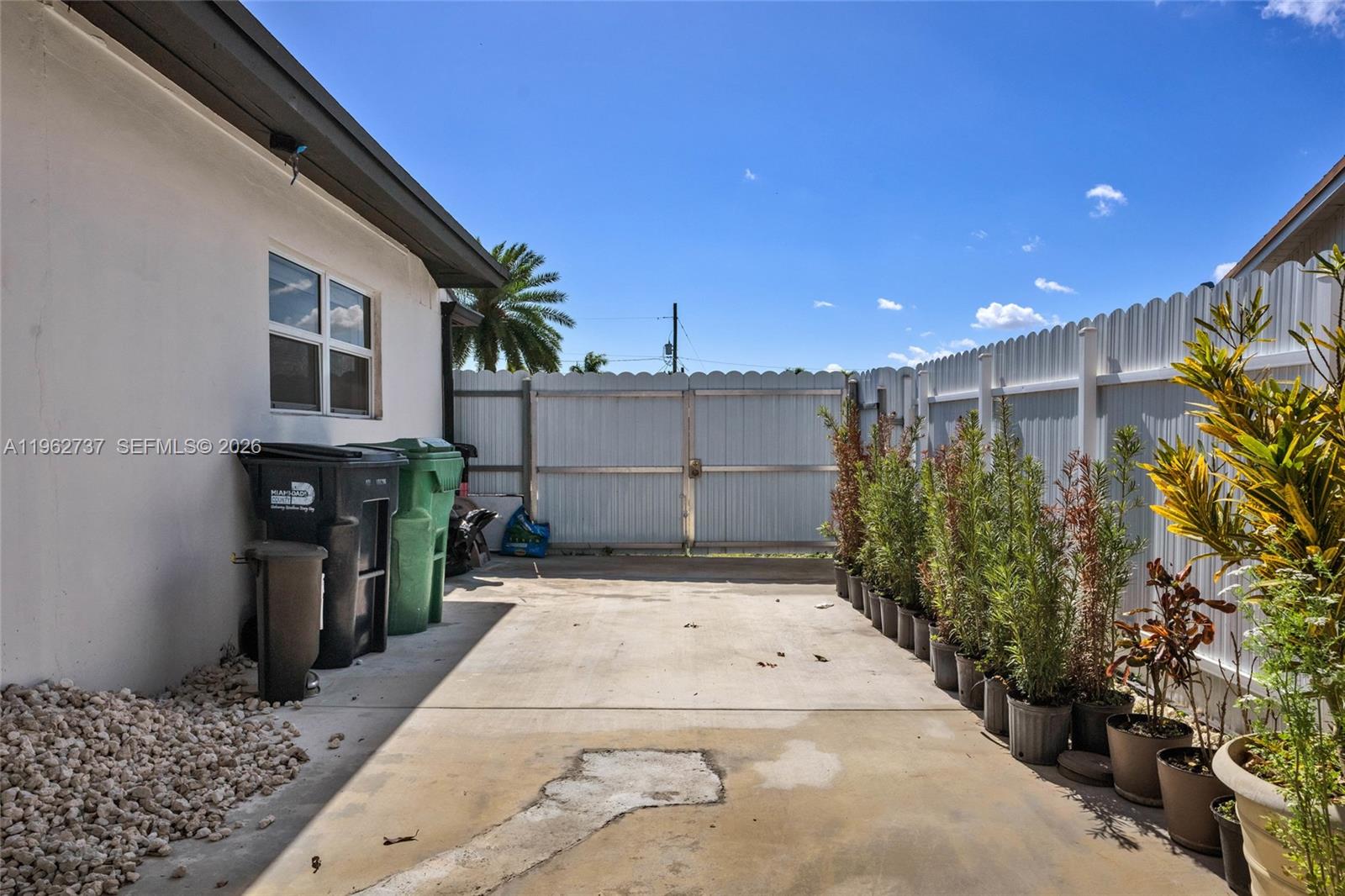 11751 SW 168th Ter Miami, FL 33177