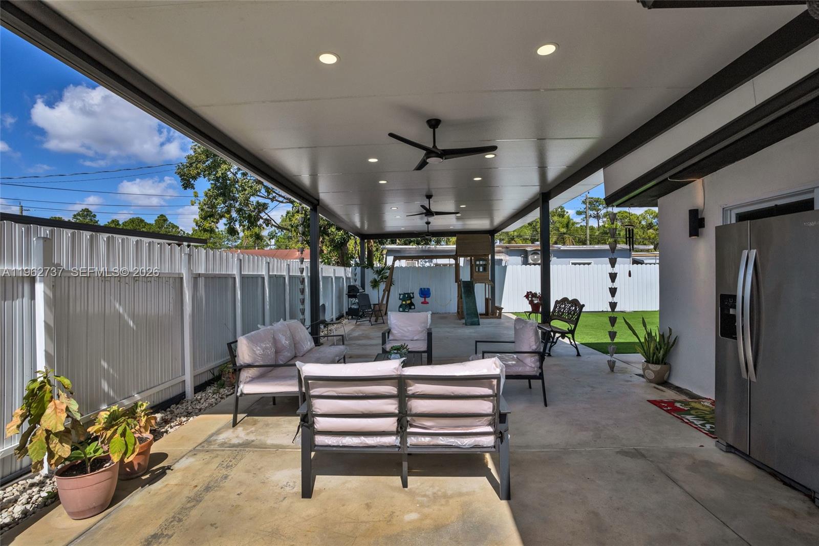 11751 SW 168th Ter Miami, FL 33177