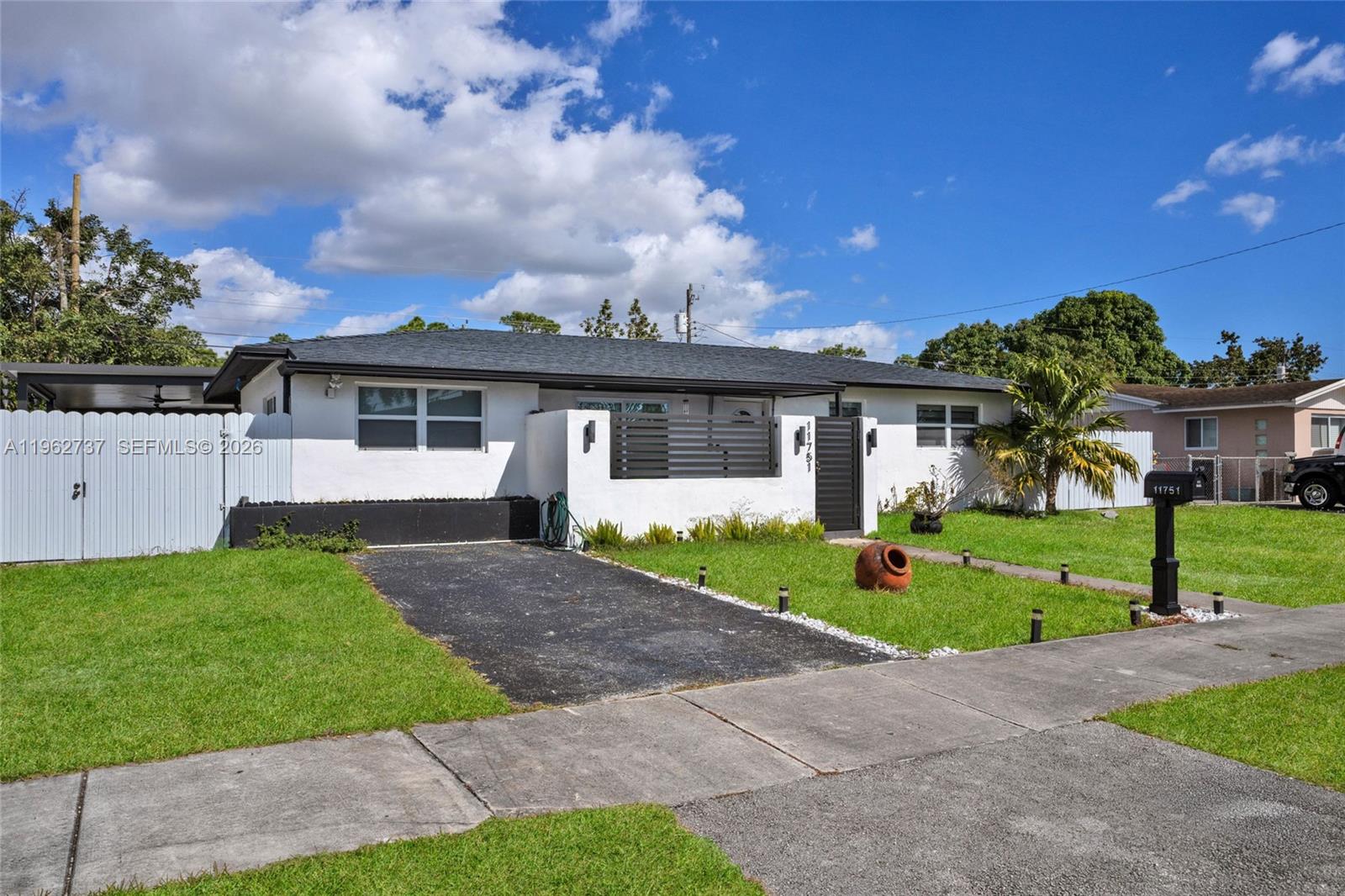 11751 SW 168th Ter Miami, FL 33177