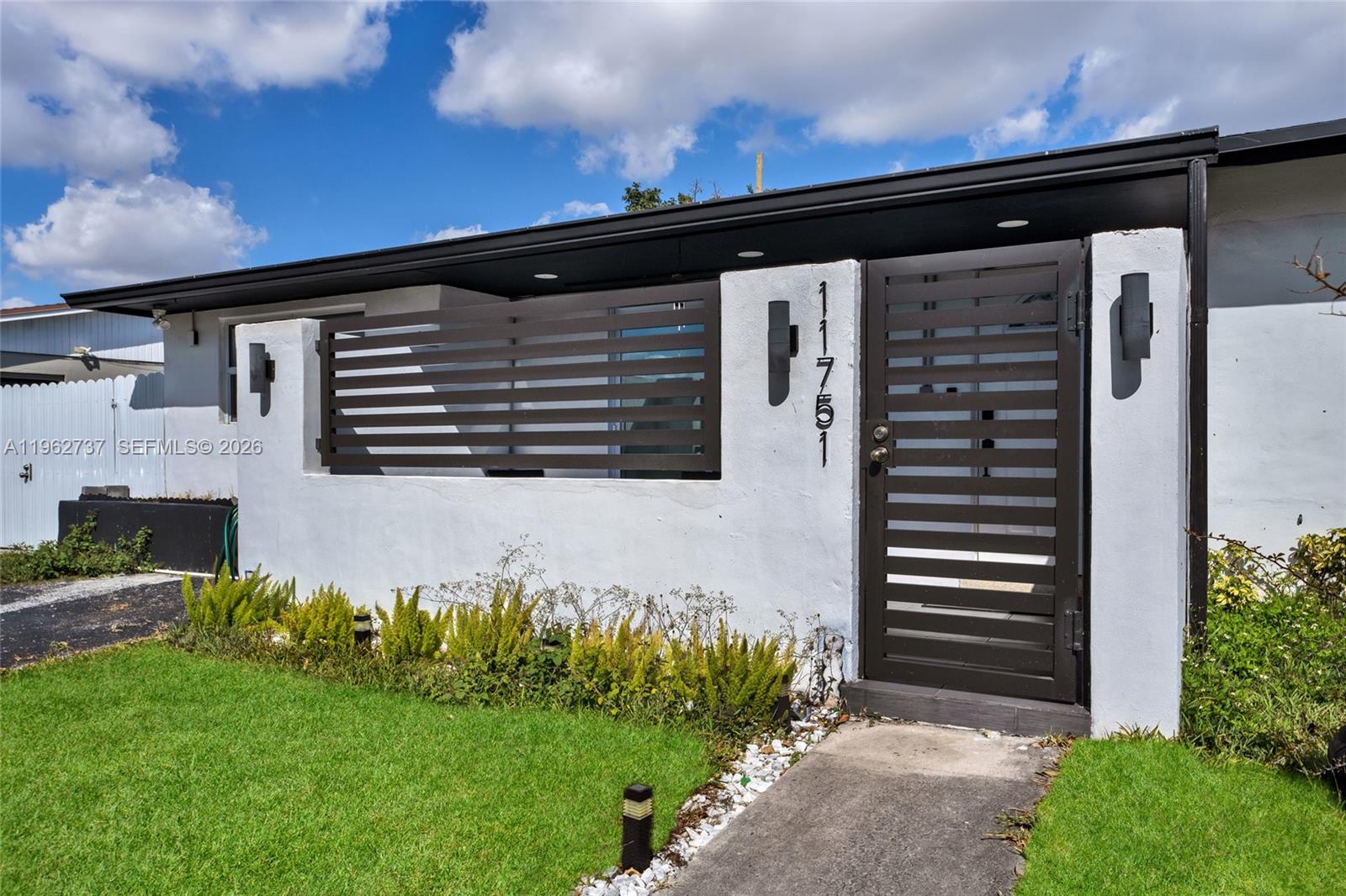 11751 SW 168th Ter Miami, FL 33177