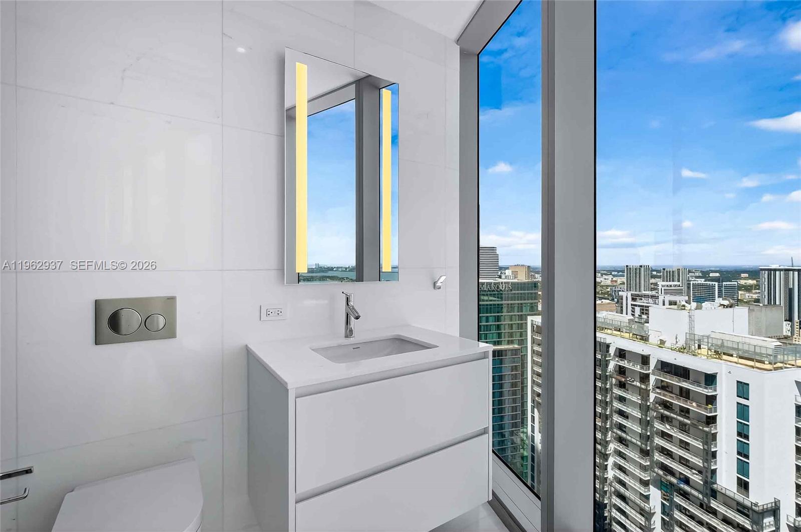 300 Biscayne Blvd Way #4901E Miami, FL 33131