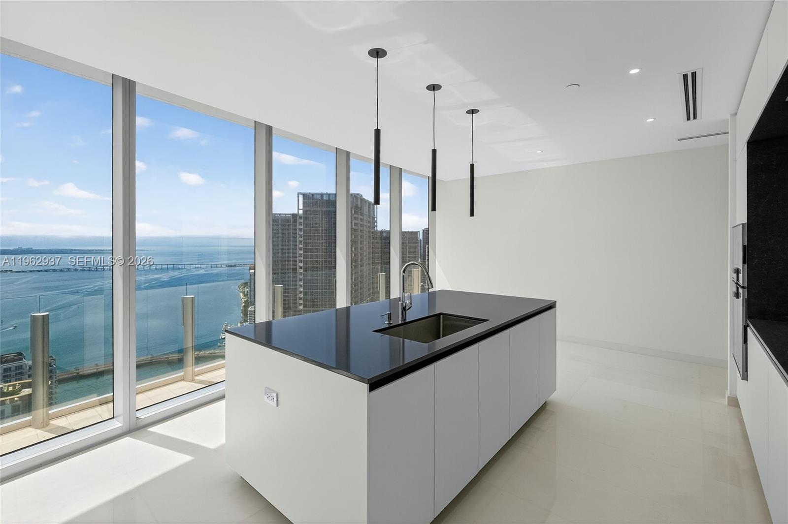 300 Biscayne Blvd Way #4901E Miami, FL 33131