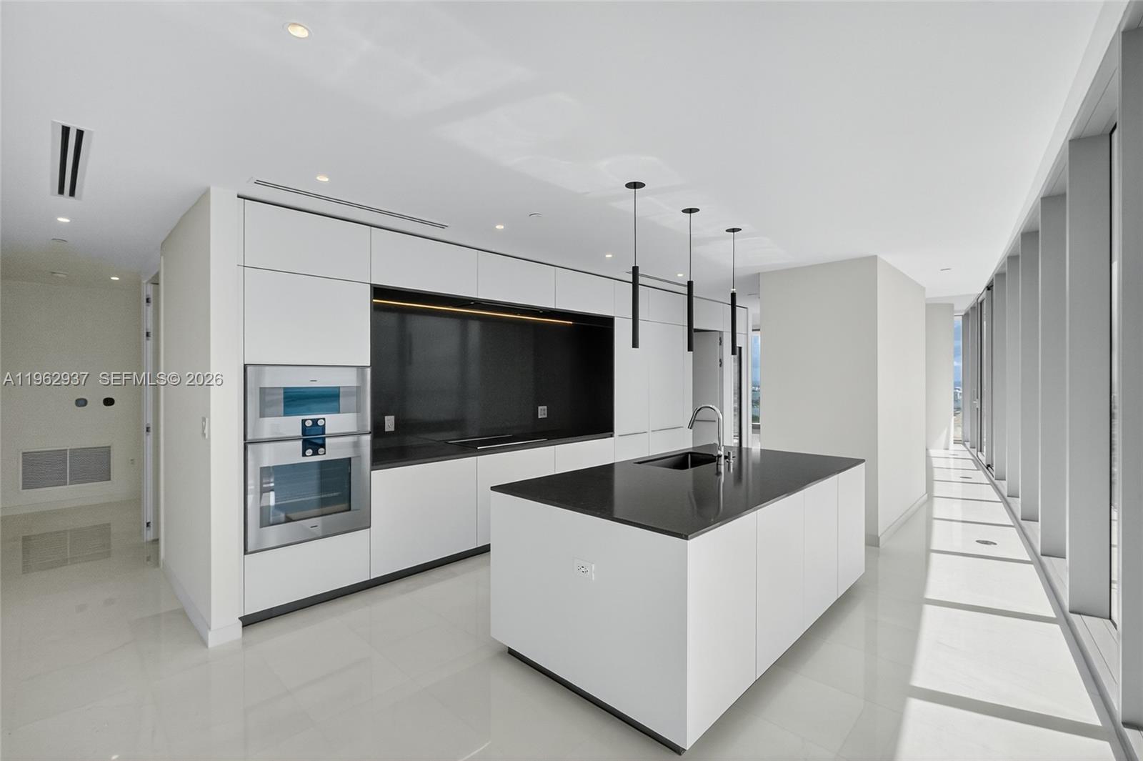 300 Biscayne Blvd Way #4901E Miami, FL 33131