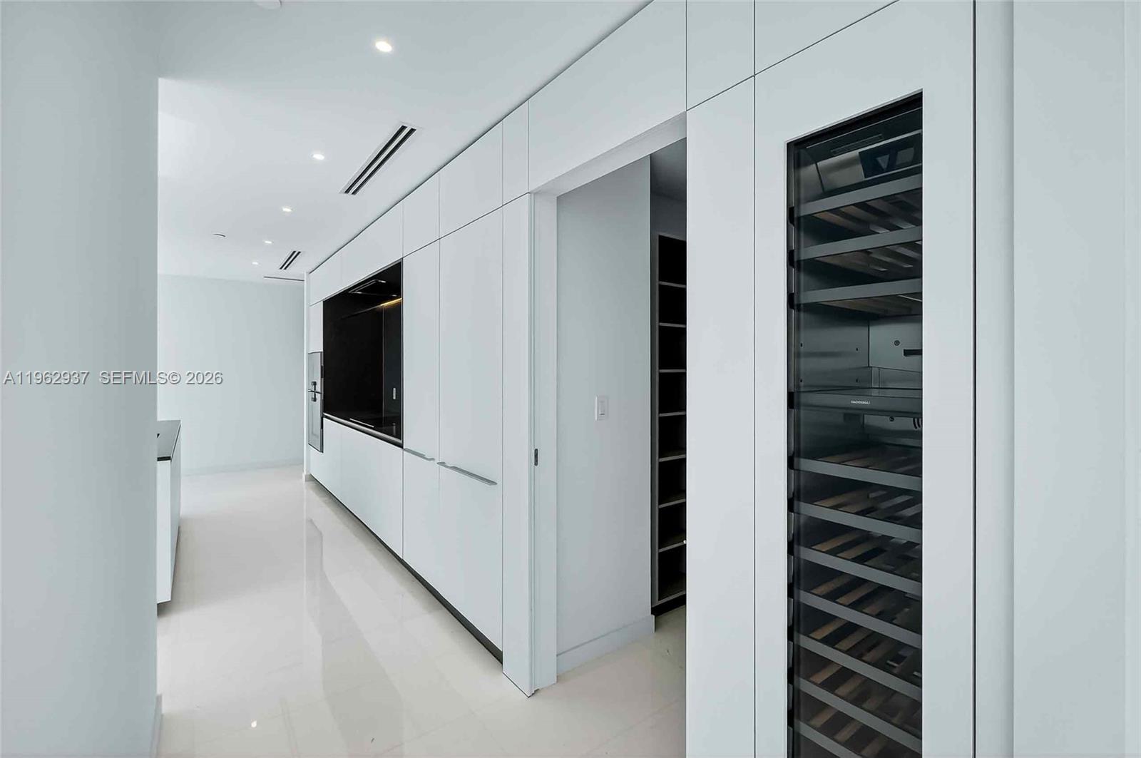 300 Biscayne Blvd Way #4901E Miami, FL 33131