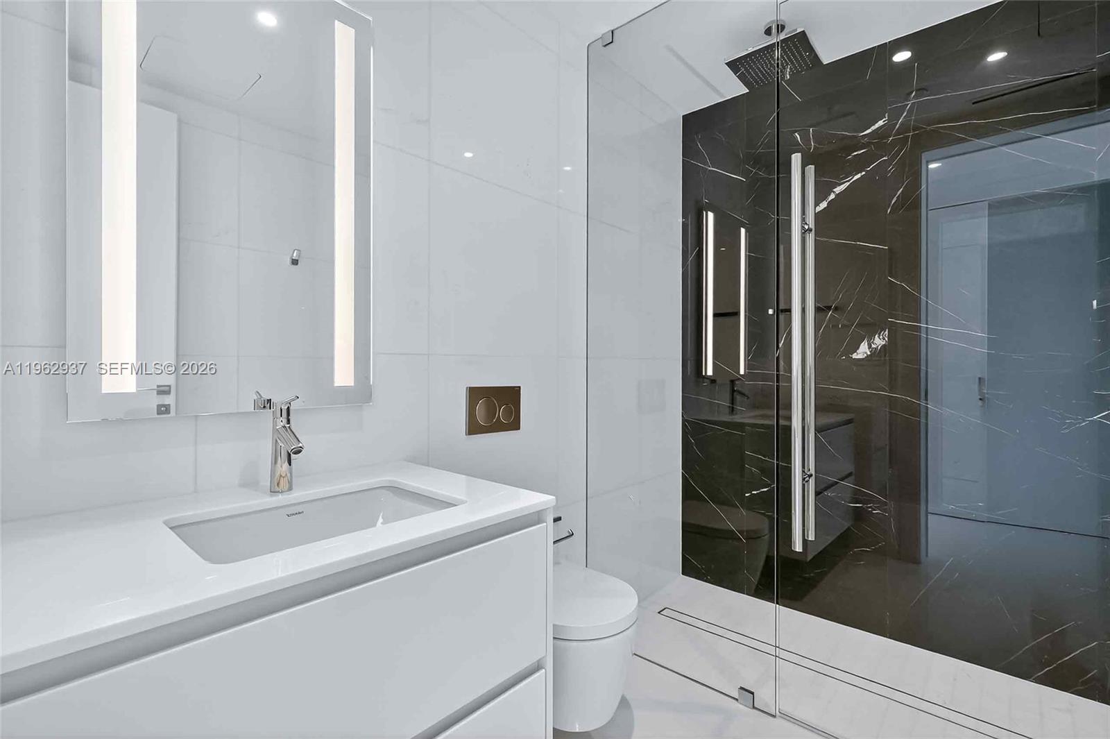 300 Biscayne Blvd Way #4901E Miami, FL 33131