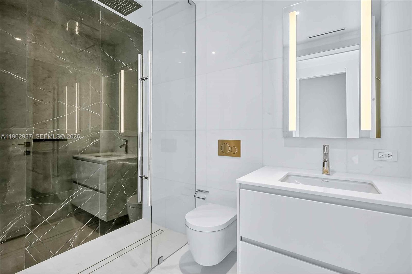 300 Biscayne Blvd Way #4901E Miami, FL 33131