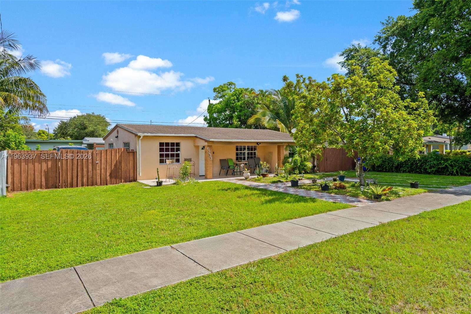 6233 Rodman St Hollywood, FL 33023