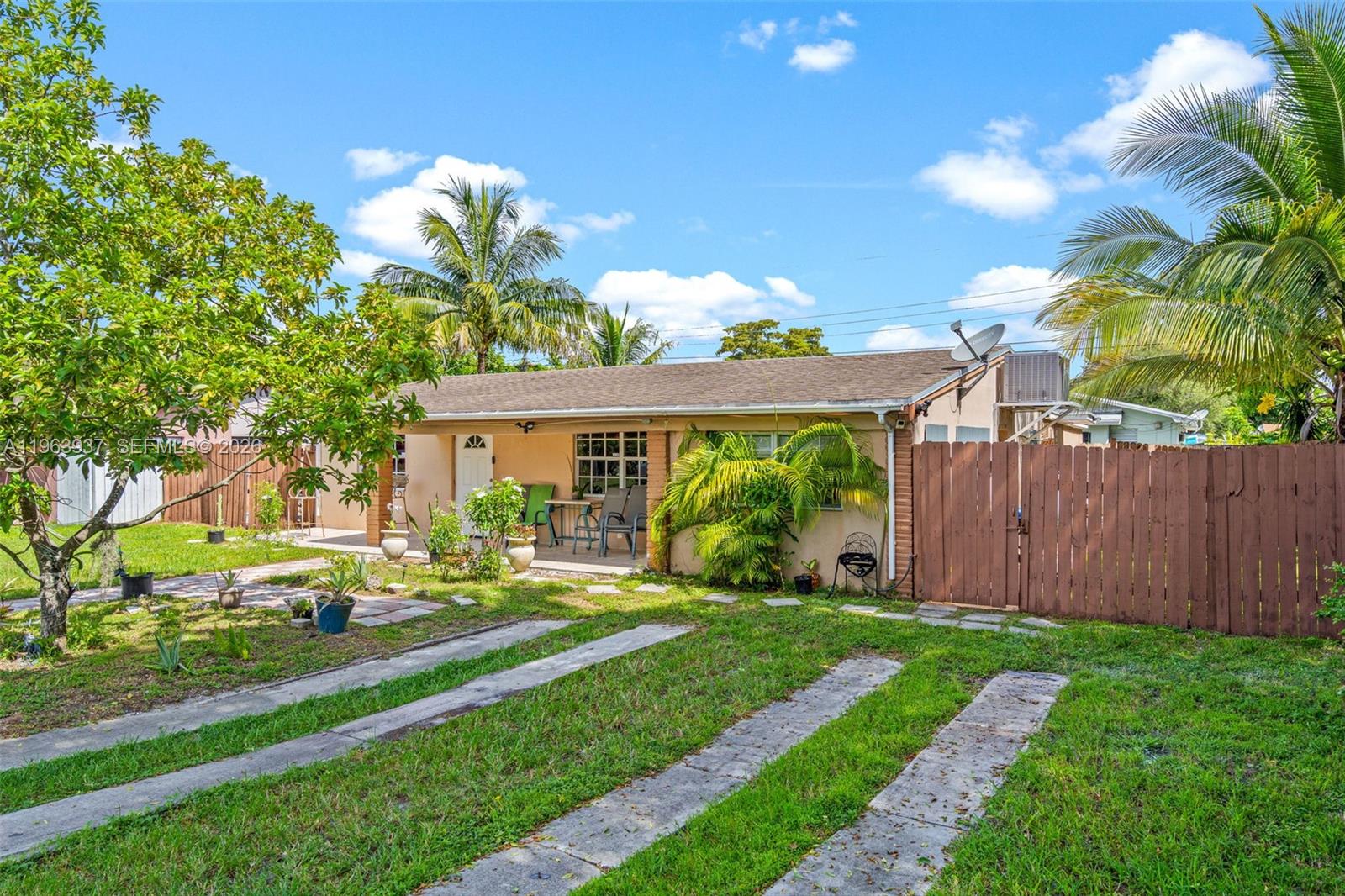 6233 Rodman St Hollywood, FL 33023