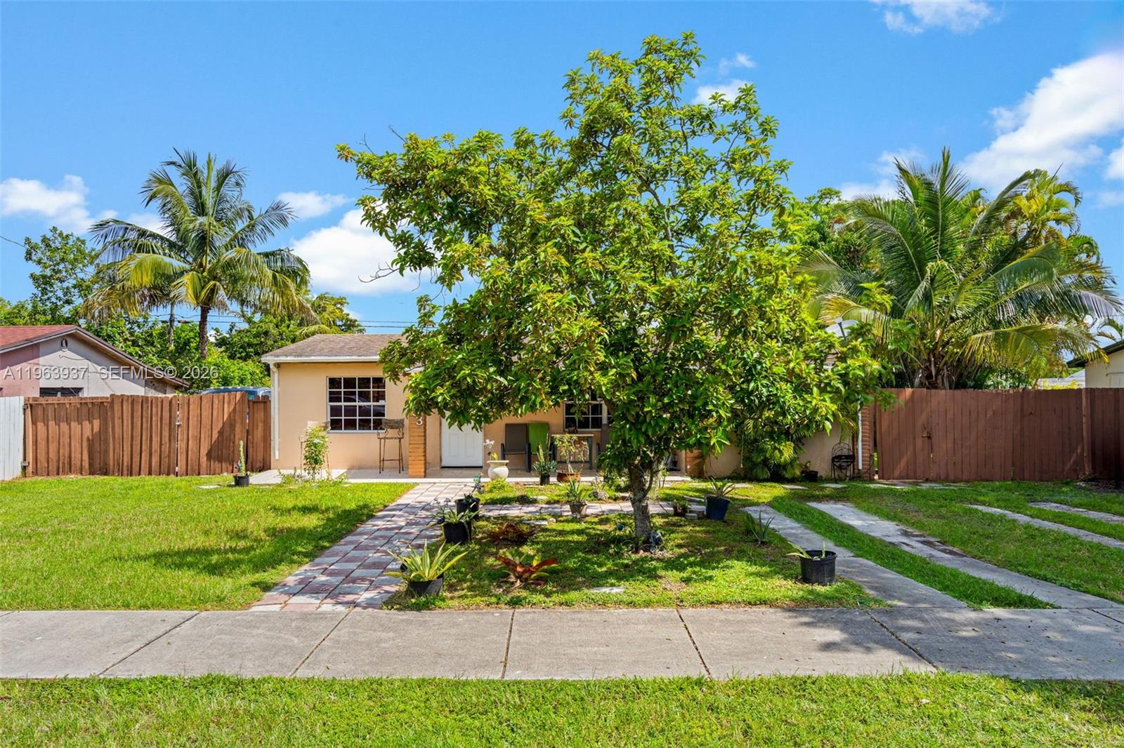 6233 Rodman St Hollywood, FL 33023
