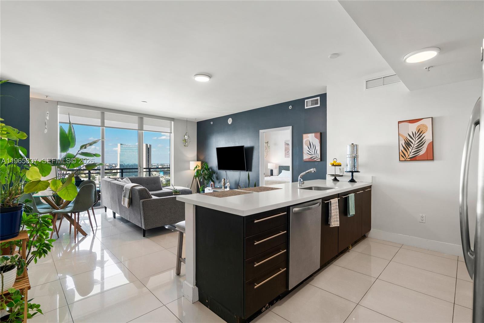 90 SW 3rd St #2706 Miami, FL 33130