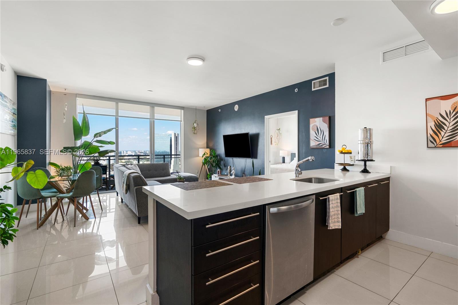 90 SW 3rd St #2706 Miami, FL 33130